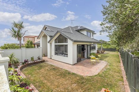 Photo of property in 11 Waterhouse Drive, Brooklyn, Wellington, 6021