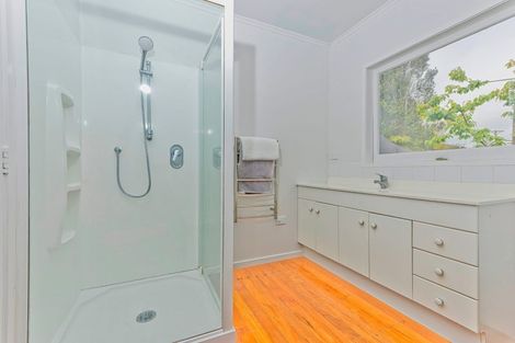 Photo of property in 51 Cambridge Road, Riverhead, 0820