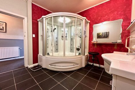 Photo of property in 30 Stamford Street, Balclutha, 9230