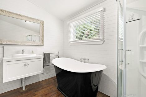 Photo of property in 102 Jellicoe Street, Martinborough, 5711