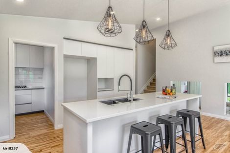 Photo of property in 9 Nerehana Place, Red Beach, 0932