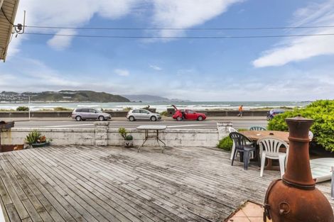 Photo of property in 128 Lyall Parade, Lyall Bay, Wellington, 6022