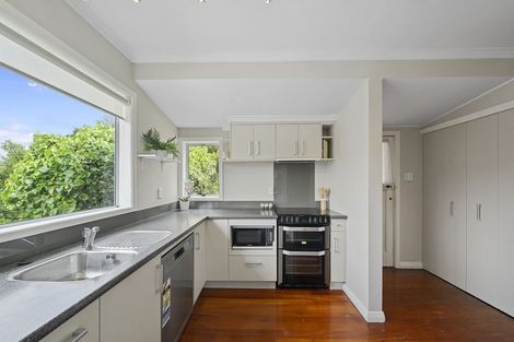 Photo of property in 5 Victory Crescent, Tawa, Wellington, 5028