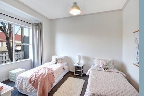Photo of property in 40 Eastbourne Street, Caversham, Dunedin, 9012