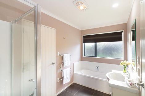 Photo of property in 9 Angelina Way, Kelvin Grove, Palmerston North, 4414