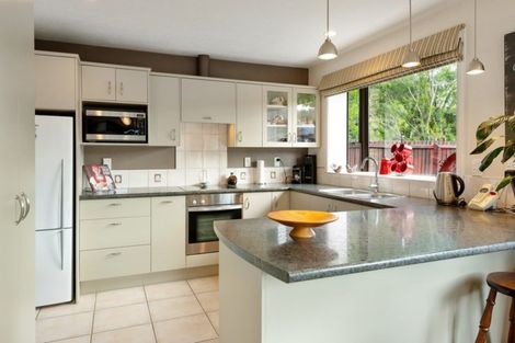 Photo of property in 5 Calbreath Place, Russley, Christchurch, 8042