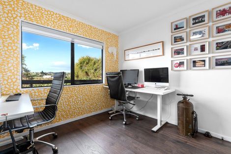 Photo of property in 10a College Place, Poike, Tauranga, 3112