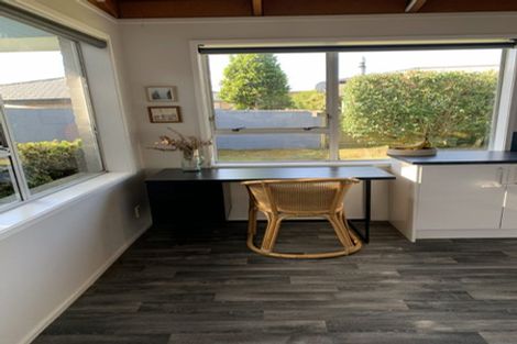 Photo of property in 3 Hawthorn Crescent, Stokes Valley, Lower Hutt, 5019