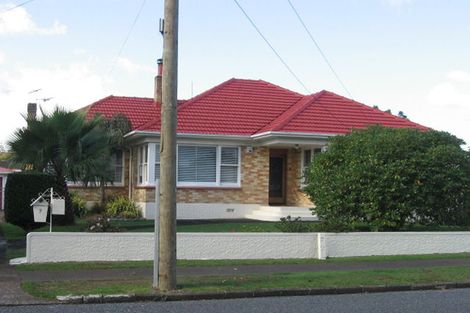 Photo of property in 7 Nicholson Avenue, Papatoetoe, Auckland, 2025