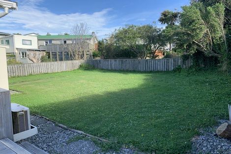 Photo of property in 2/13 Oswald Crescent, Paparangi, Wellington, 6037