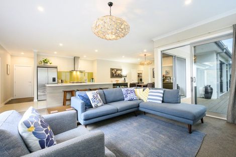 Photo of property in 5 Heritage Place, Terrace End, Palmerston North, 4410