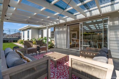 Photo of property in 2 Raiha Street, Papamoa Beach, Papamoa, 3118