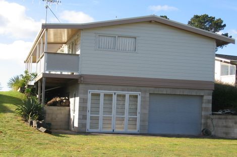 Photo of property in 12 Coutts Road, Pauanui, Hikuai, 3579