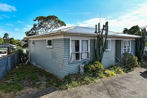 Photo of property in 15 Olive Crescent, Papatoetoe, Auckland, 2025