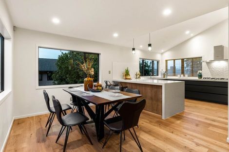 Photo of property in 45a Forrest Hill Road, Milford, Auckland, 0620