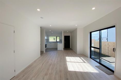 Photo of property in 35b Crestview Rise, Papakura, 2110