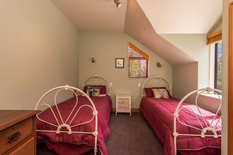 Photo of property in 312 Heatherlea Road East, Levin, 5571