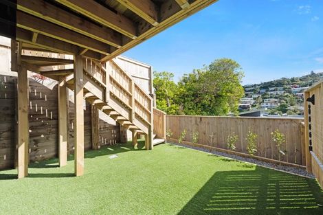 Photo of property in 3/1 Robert Street, Newlands, Wellington, 6037