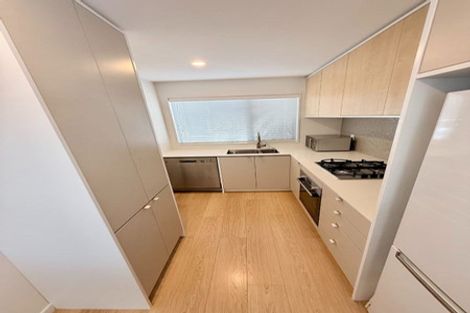 Photo of property in 9 Korowha Place, New Lynn, Auckland, 0600