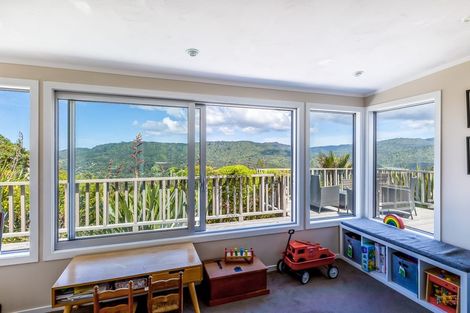 Photo of property in 13 Lookout Drive, Laingholm, Auckland, 0604