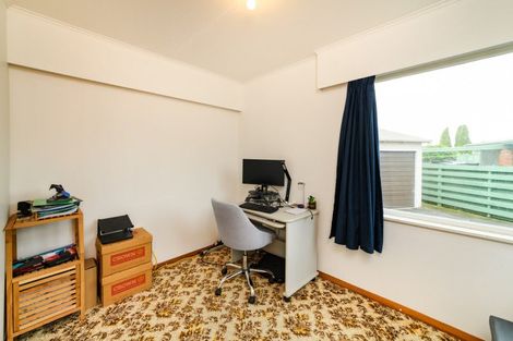 Photo of property in 12 Edwards Place, Terrace End, Palmerston North, 4410