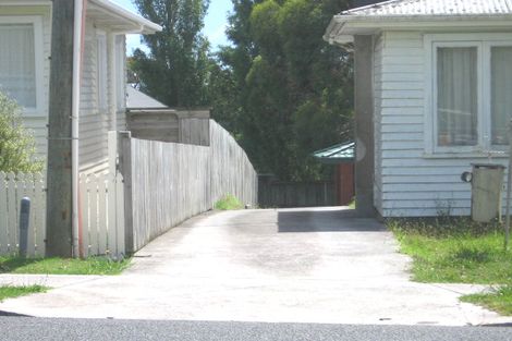 Photo of property in 31 Raleigh Road, Northcote, Auckland, 0627