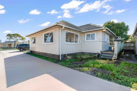 Photo of property in 8 Martin Road, Manurewa, Auckland, 2102
