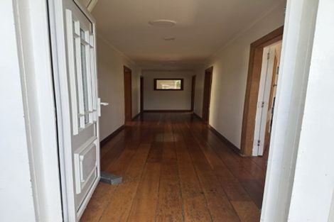 Photo of property in 37 Ara Paiwhenua, Tawa, Wellington, 5028