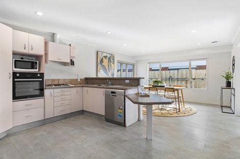 Photo of property in 43 Admiral Crescent, Flagstaff, Hamilton, 3210