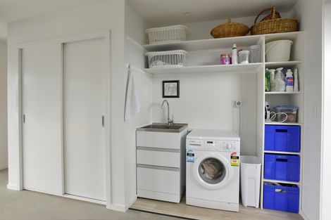 Photo of property in 72 Feist Street, Carterton, 5713