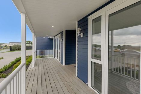 Photo of property in 5 Whangapouri Road, Karaka, Drury, 2578