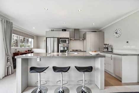 Photo of property in 1 Mural Place, Greenhithe, Auckland, 0632