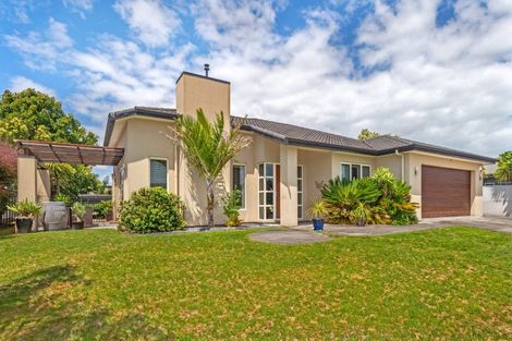 Photo of property in 11 Charteris Rise, Riverdale, Gisborne, 4010