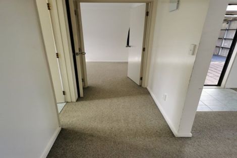 Photo of property in 70 Sturges Road, Henderson, Auckland, 0612