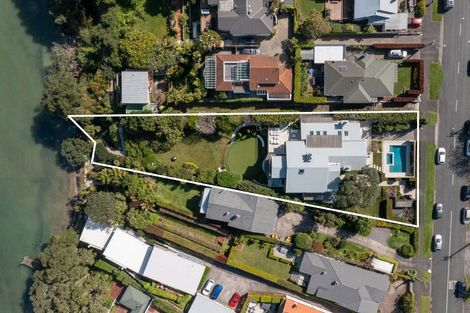 Photo of property in 21 Stanley Point Road, Stanley Point, Auckland, 0624