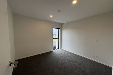 Photo of property in 2/79 Edmonton Road, Henderson, Auckland, 0612