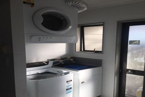 Photo of property in 2/27 Reelick Avenue, Pakuranga Heights, Auckland, 2010