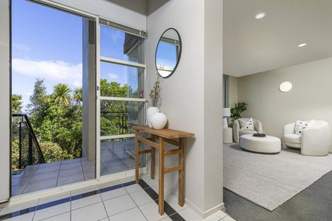 Photo of property in 1/166 Mokoia Road, Chatswood, Auckland, 0626