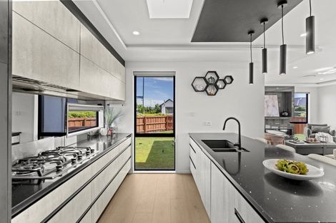 Photo of property in 5 Skibbereen Drive, Halswell, Christchurch, 8025