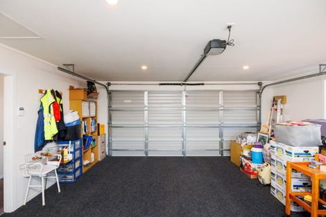 Photo of property in 15 Serenity Crescent, Kelvin Grove, Palmerston North, 4414