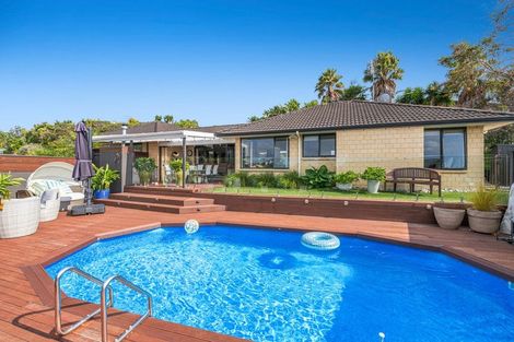 Photo of property in 8a Astrolabe Place, Gulf Harbour, Whangaparaoa, 0930