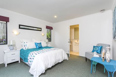 Photo of property in 28 Carnelian Court, Westgate, Auckland, 0614