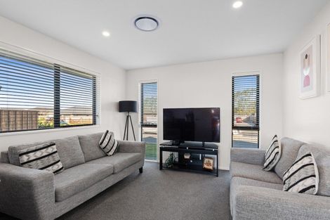 Photo of property in 21 Bob Reid Crescent, Darfield, 7510