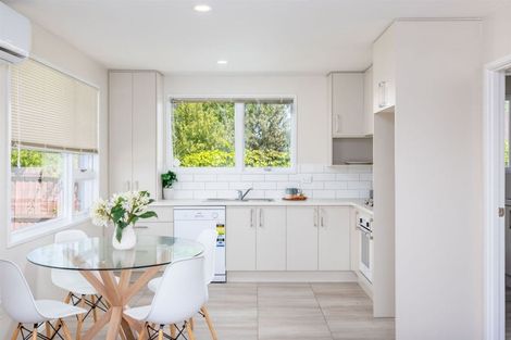 Photo of property in 2/7 Farnborough Street, Aranui, Christchurch, 8061