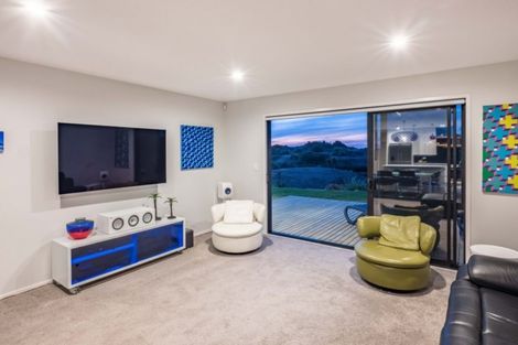 Photo of property in 27 Pingao Lane, Peka Peka, Waikanae, 5391