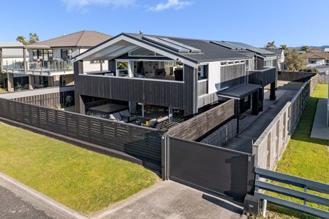 Photo of property in 112 Karewa Parade, Papamoa Beach, Papamoa, 3118