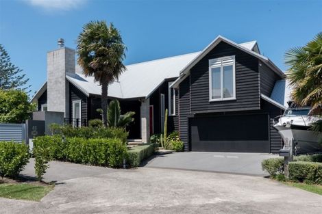 Photo of property in 44 Oceania Place, Mellons Bay, Auckland, 2014