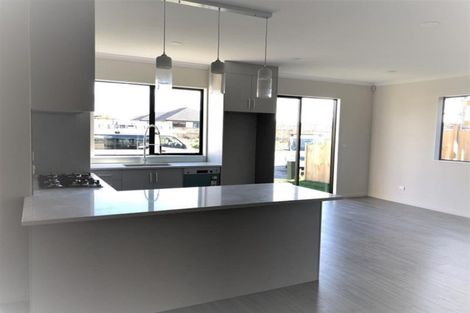 Photo of property in 23 Sapwood Crescent, Takanini, 2110