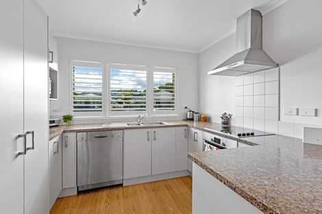 Photo of property in 39 Elizabeth Street, Orewa, 0931