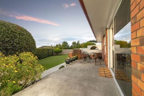 Photo of property in 17 Scanlen Terrace, Kelston, Auckland, 0602